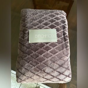 NWT Birchmont Home Fashions Plush Reversible Sherpa Blanket Queen 90x90